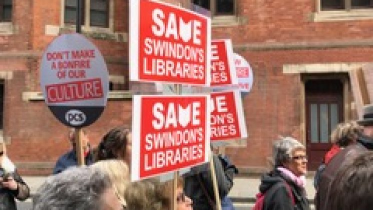 Save Swindon libraries protesters